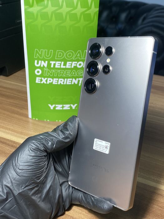 Samsung Galaxy s25 ultra • 256 GB • Titanium Gray