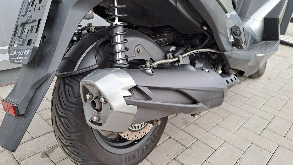 Kawasaki J300 abs 2018 garanție