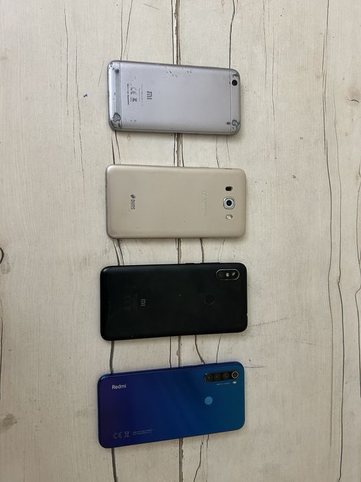 Продаю телефоны на запчасти (4 штуки)