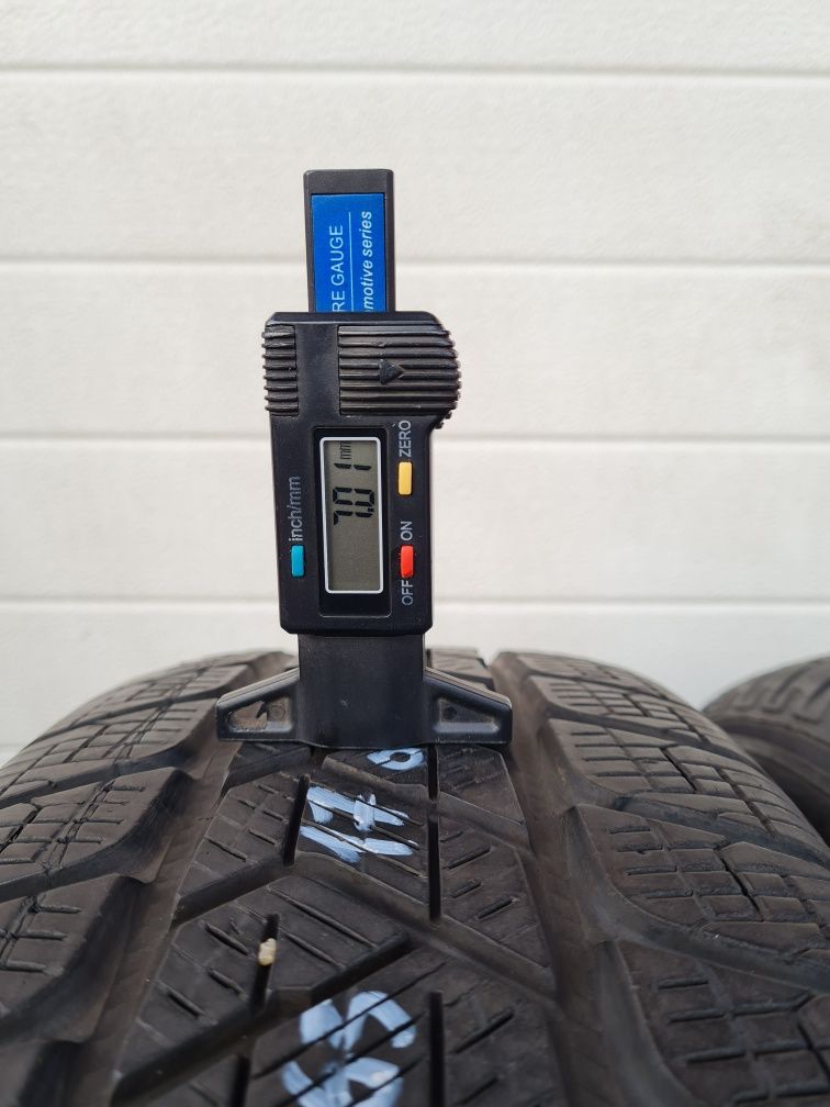 Зимни гуми 4 броя PIRELLIScorpion 215 65 R17 дот 4217