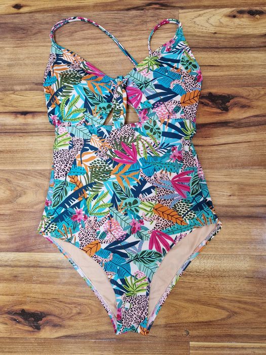 Costum de baie Penti la doar 45 lei