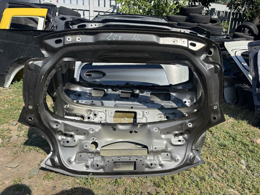 Капак Peugeot 208
