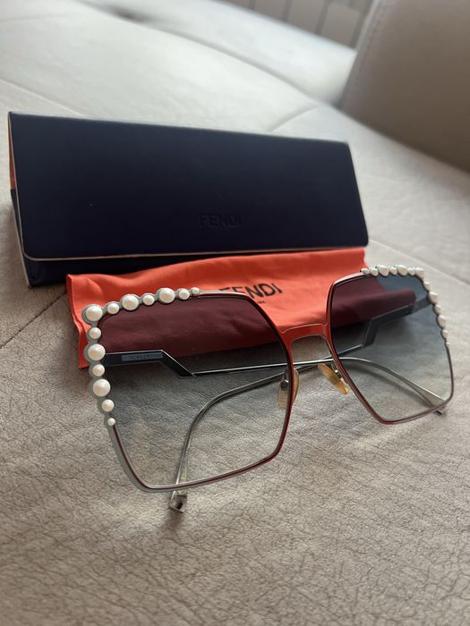 Слънчеви очила FENDI
