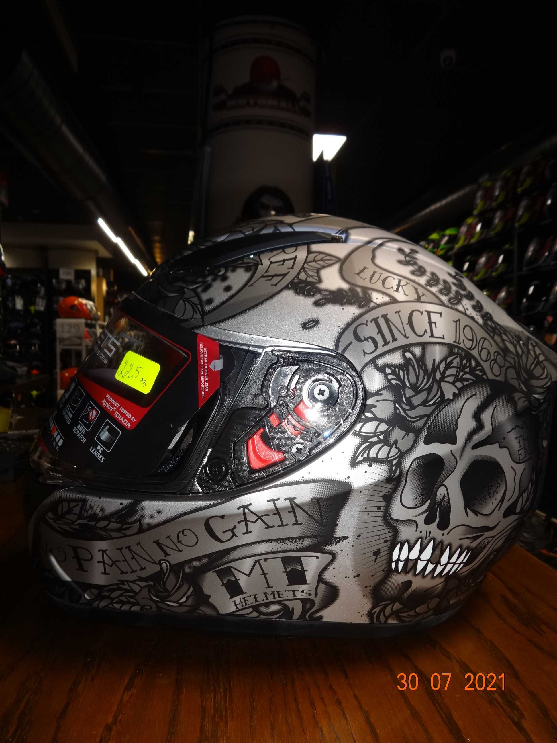 каска MT Helmets каска Revenge Skull & Roses/Alpha пистова мото каска