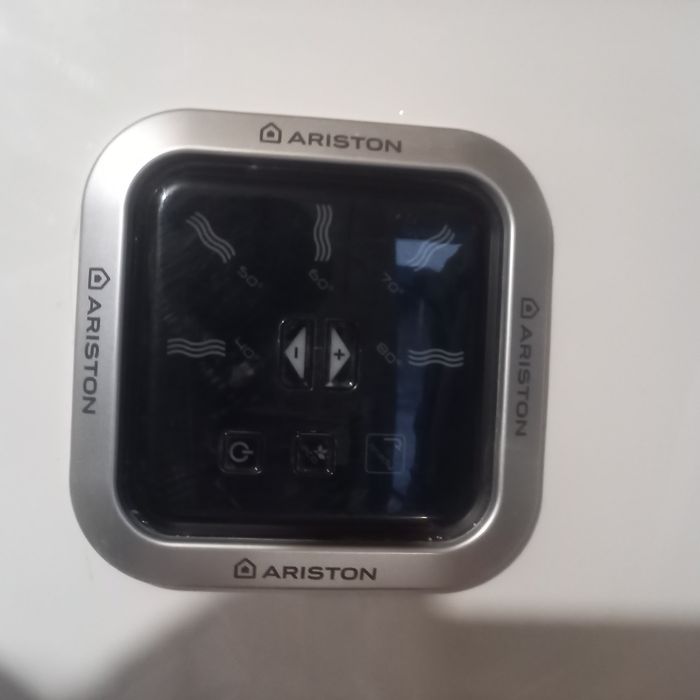 Продам бойлер Ariston
