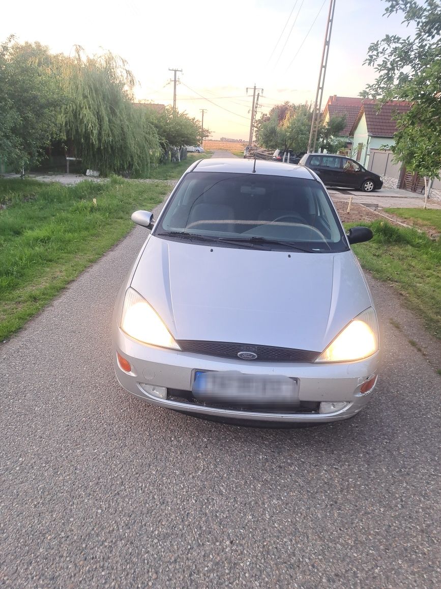 Ford Focus 1.6 i nu are acte doar copii 350€