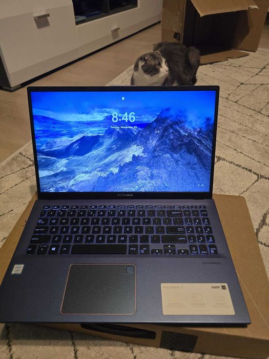 Asus vivobook x512f, I3-8145U\12GB\250Gb\Amprenta, in cutie-impecabil