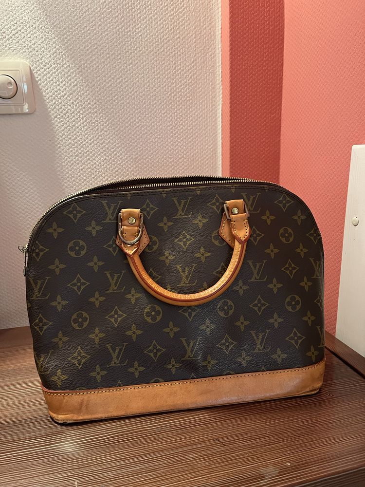 Сумка Louis Vuitton Alma