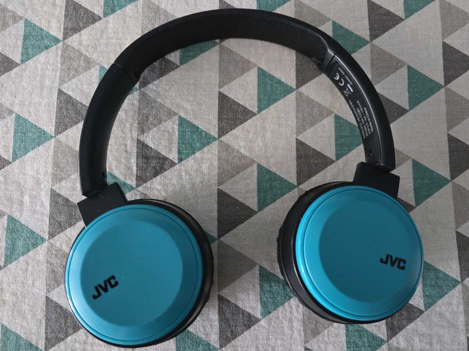 Vând căști JVC Bluetooth HA-S30BT