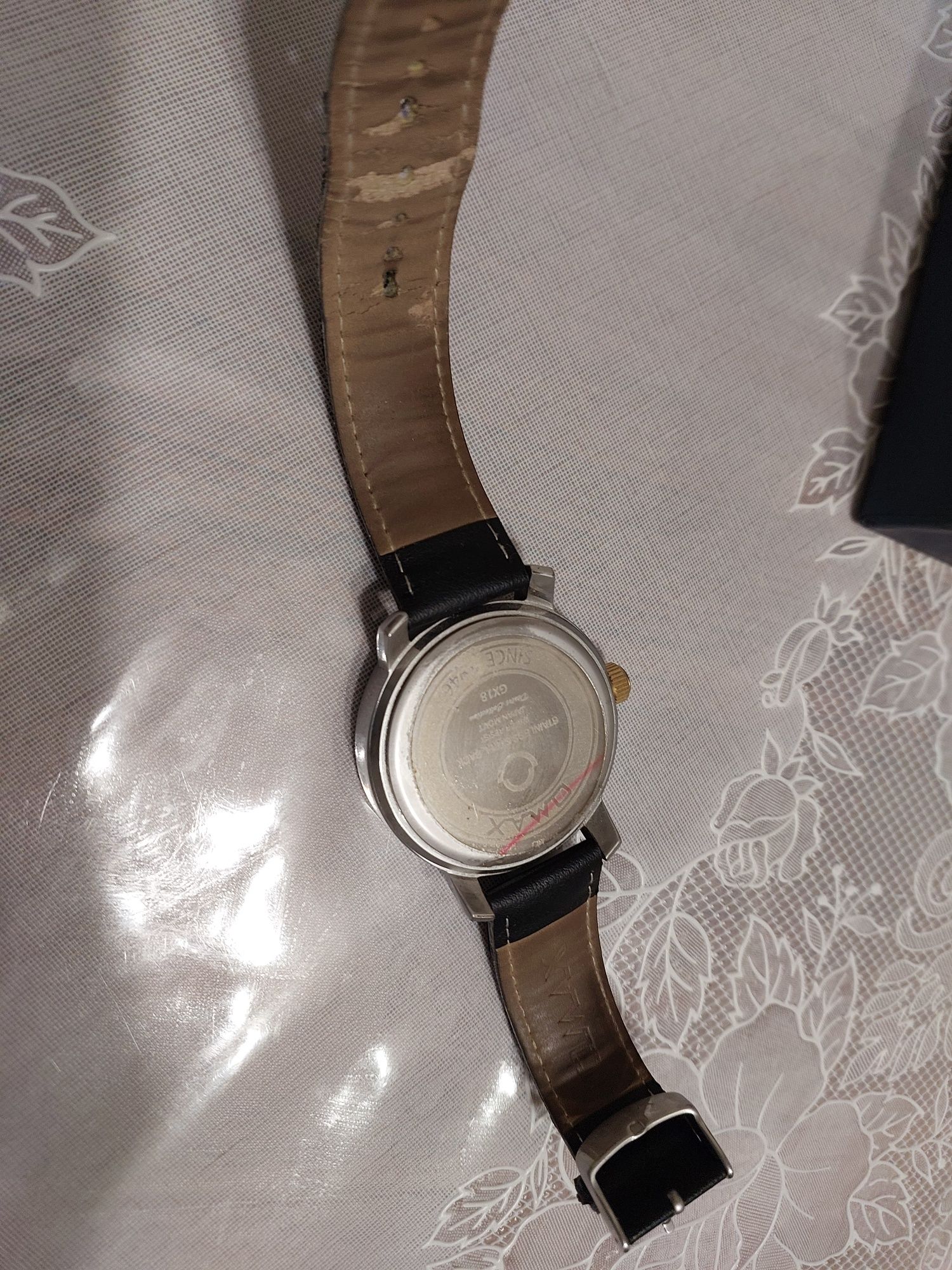 Продам часы Omax Since 1946