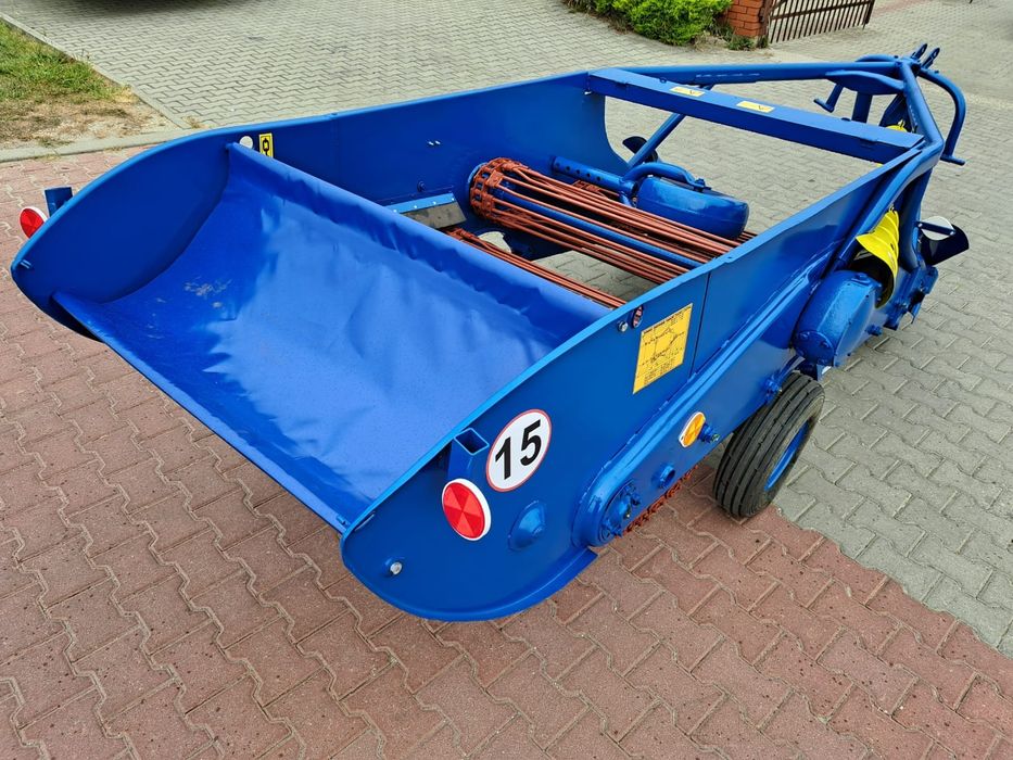 Mașină  scos recoltat cartofi