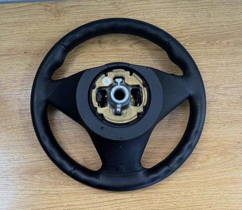 М волан за бмв 5та серия Е60/Е61  за кола със СТАРТ/СТОП