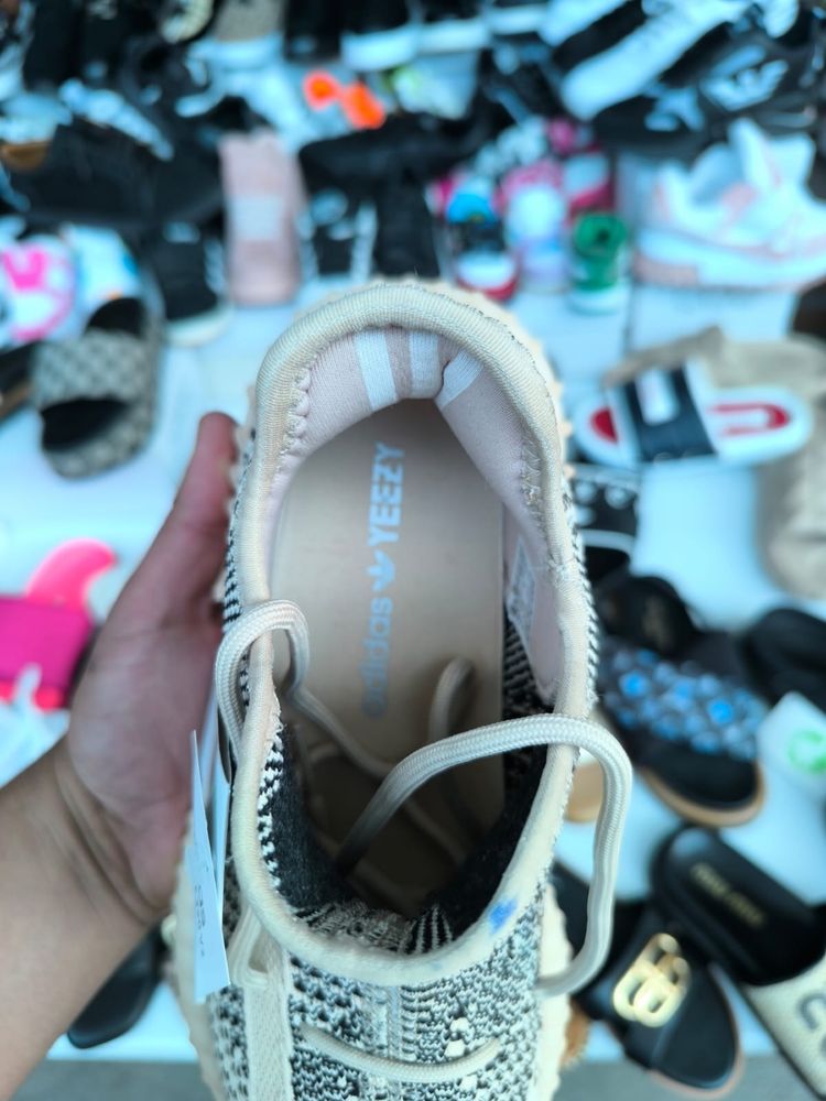 Yezzy mai multe culori lichidare stoc