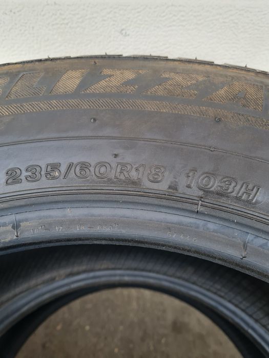 Зимни гуми 2 броя BRIDGESTONE Blizzak LM80 235 60 R18 дот 1619