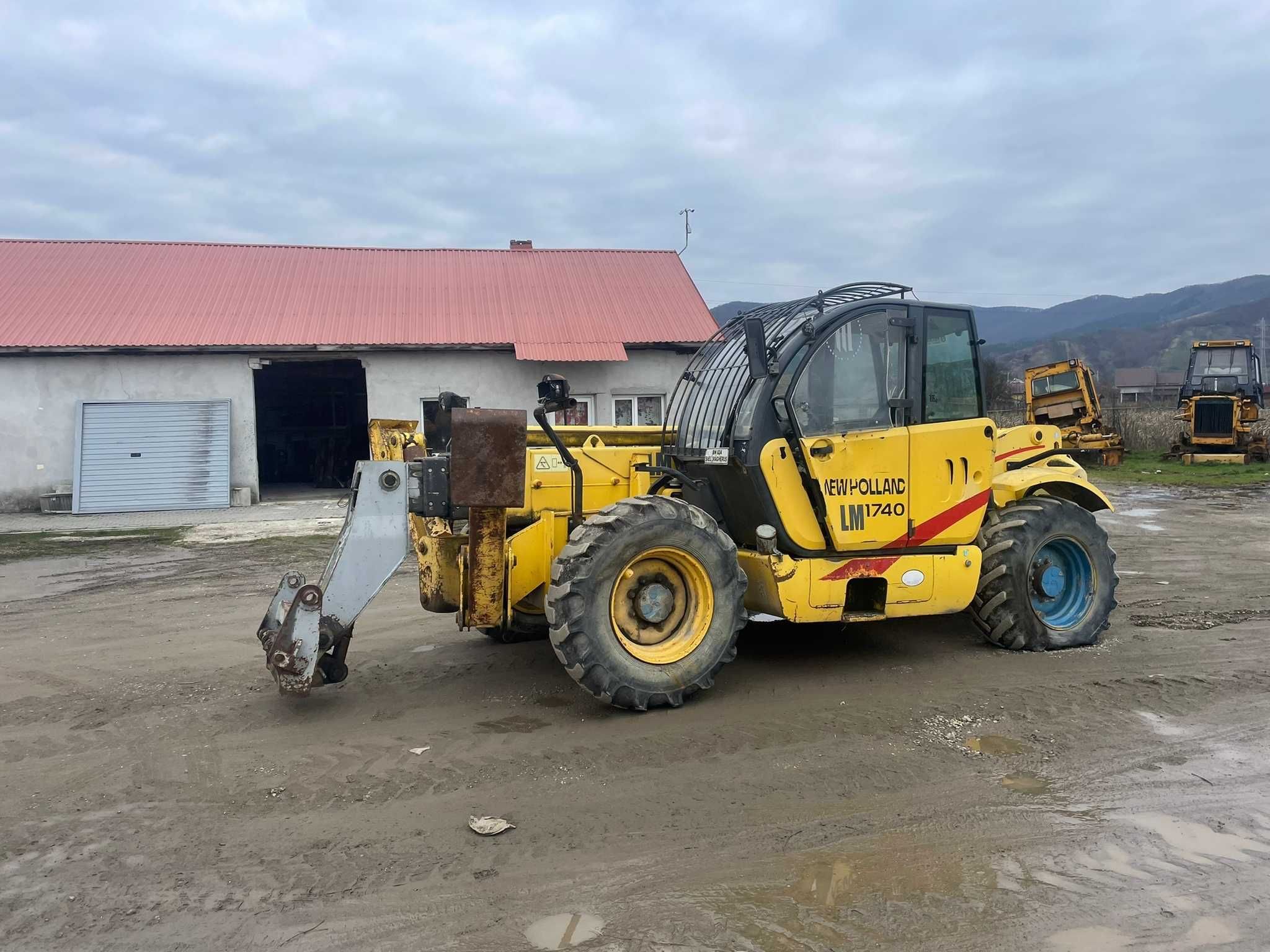 Dezmembrez incarcator telescopic New Holland LM 1740