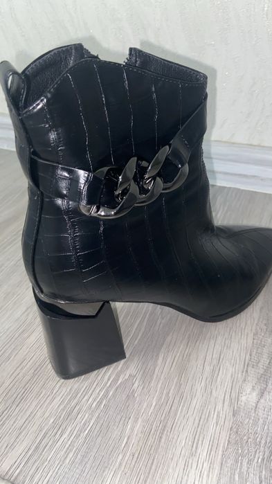 Продается ботильоны б/у