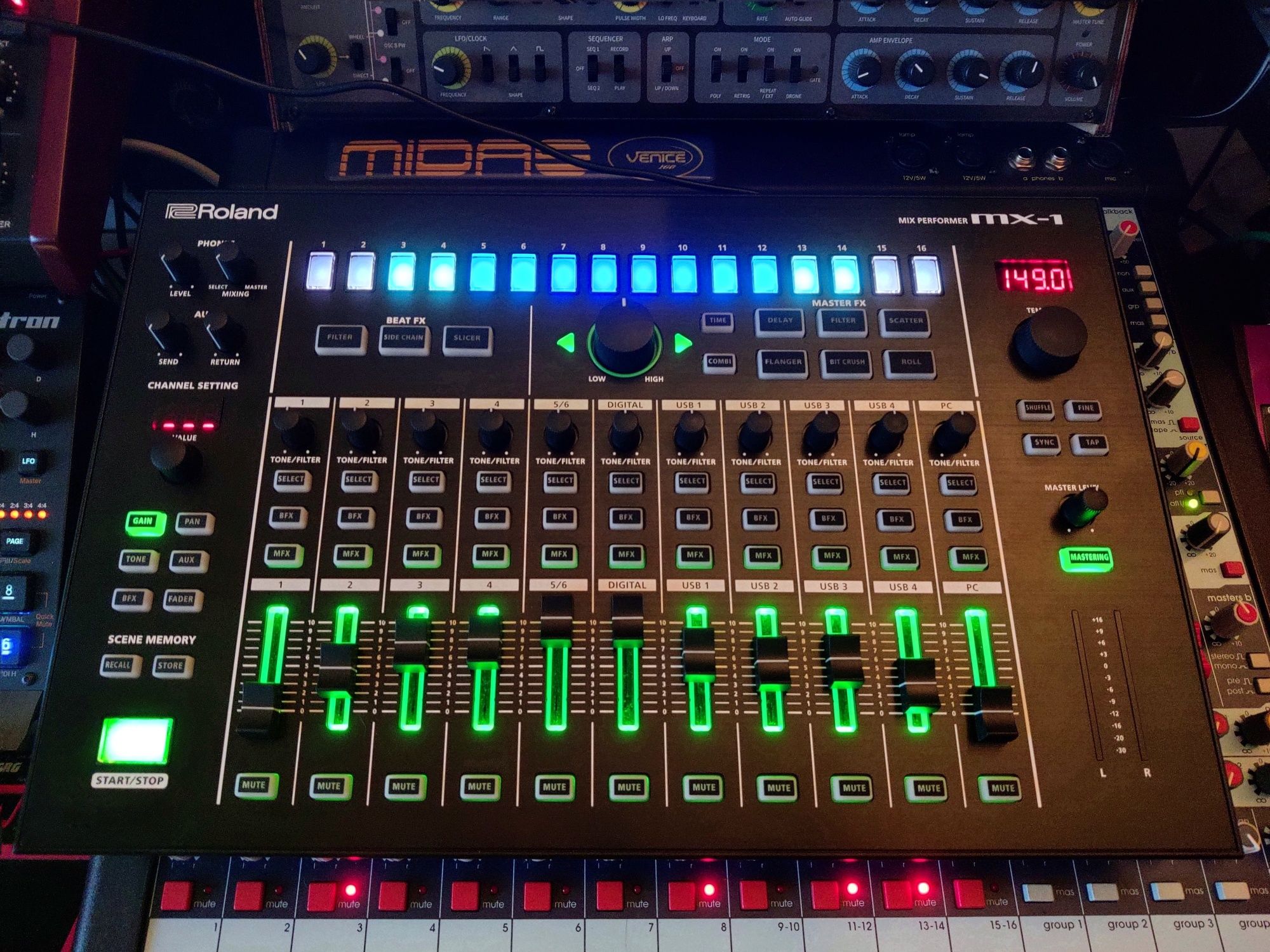 Roland AIRA MX-1 mixer