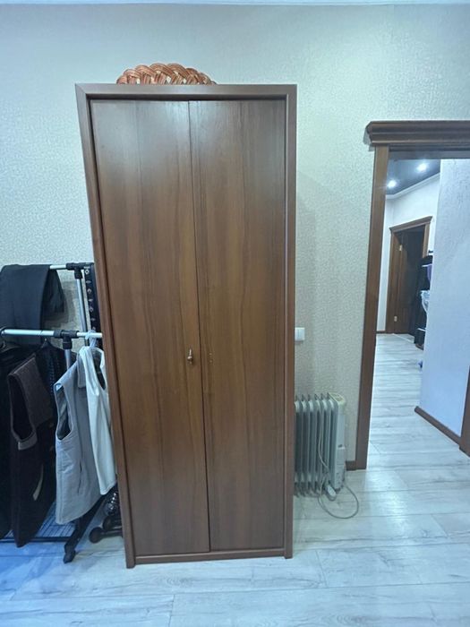 Продат шкаф 7000тг!