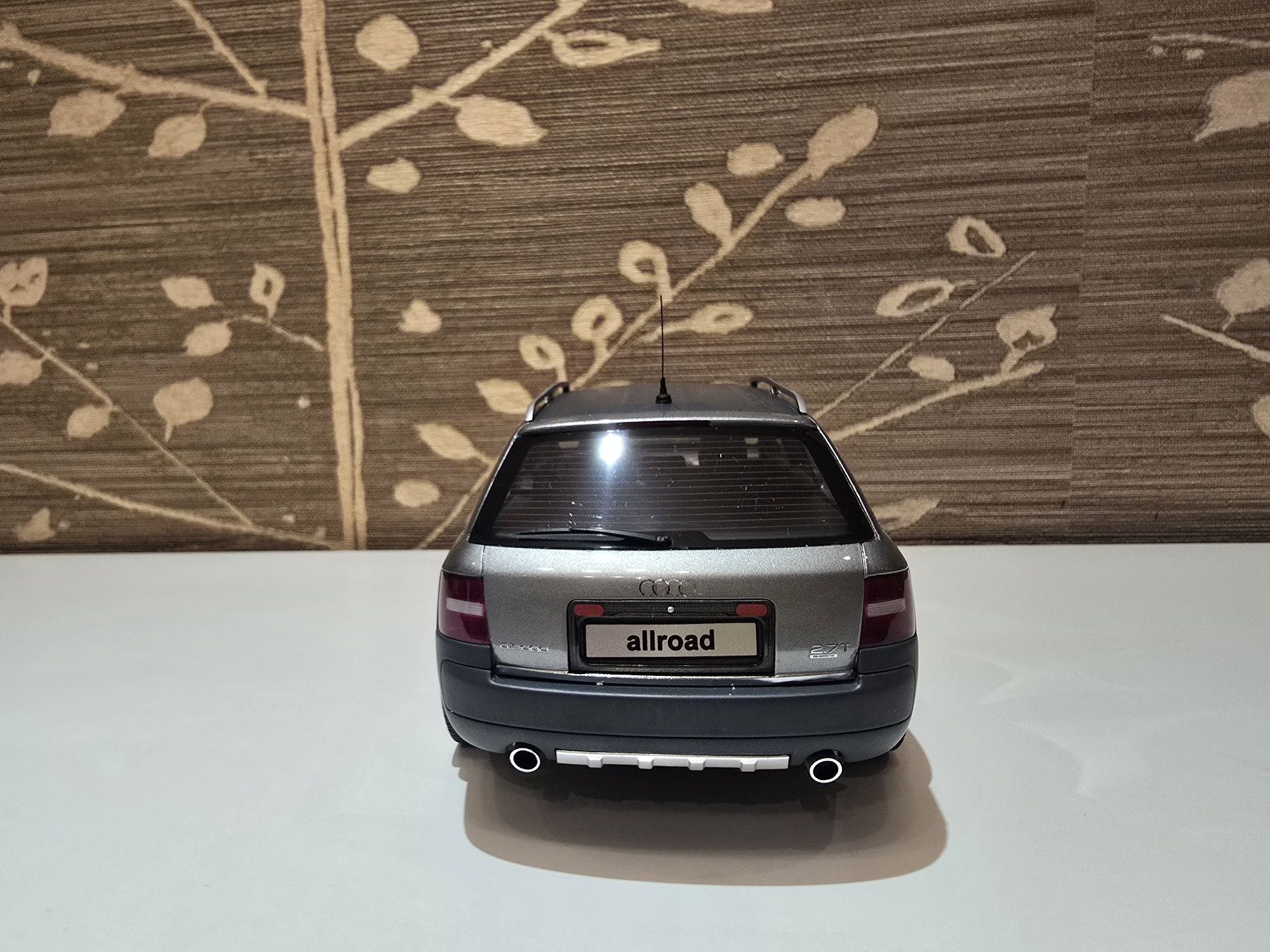 Audi Allroad 1:18 на Otto