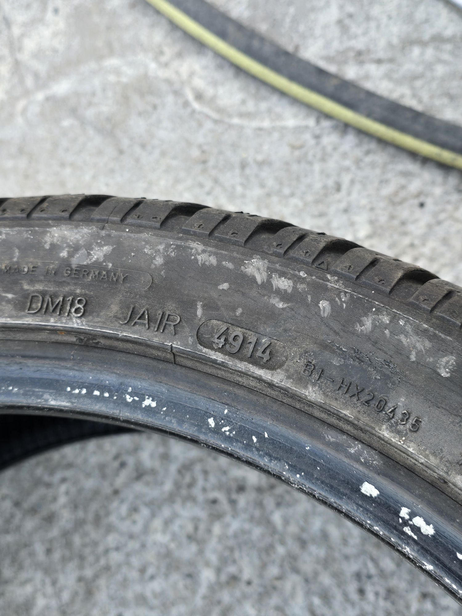 2 Броя 235/40/19 Dunlop 6,8mm