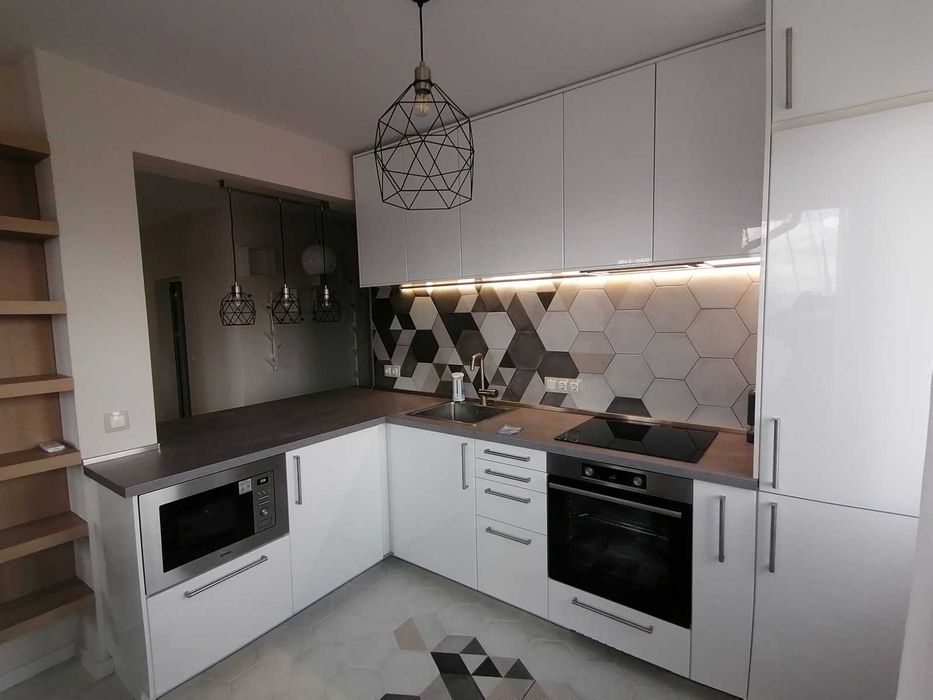 Дава се под наем Тристаен апартамент в София, Бенковски - 90 кв.м за 700 € - Снимка #1