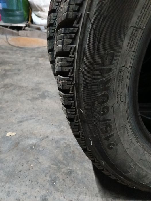 Продам зимнюю шипованную резину на 16 четыре баллона