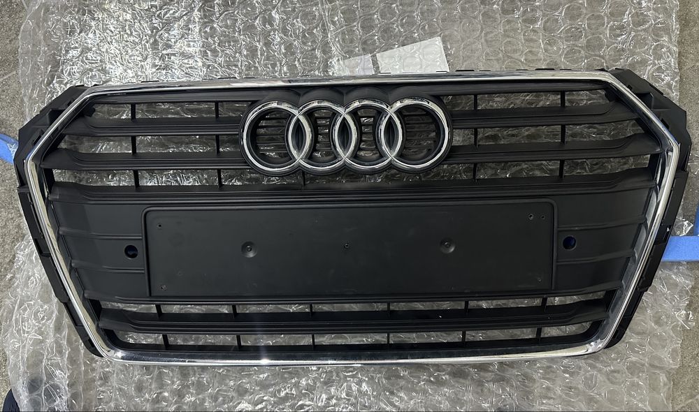 Оригинална решетка за а4 б9 с емблемата