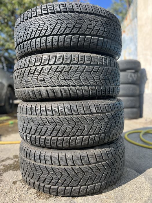 Зимни гуми 235/50/18 Pirelli . Цена за всичките.