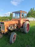 Vând Tractor U650 ,remorca,disc ,plug - preț Tractor 4700 E,