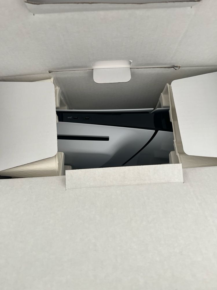 Vand PS 5 doua controlere 1000GB