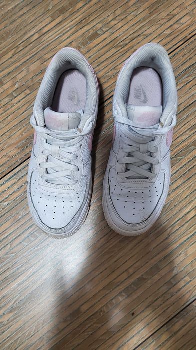 Adidasi Nike marimea 35