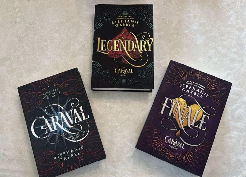 Трилогия книг “Caraval” от Stephanie Garber