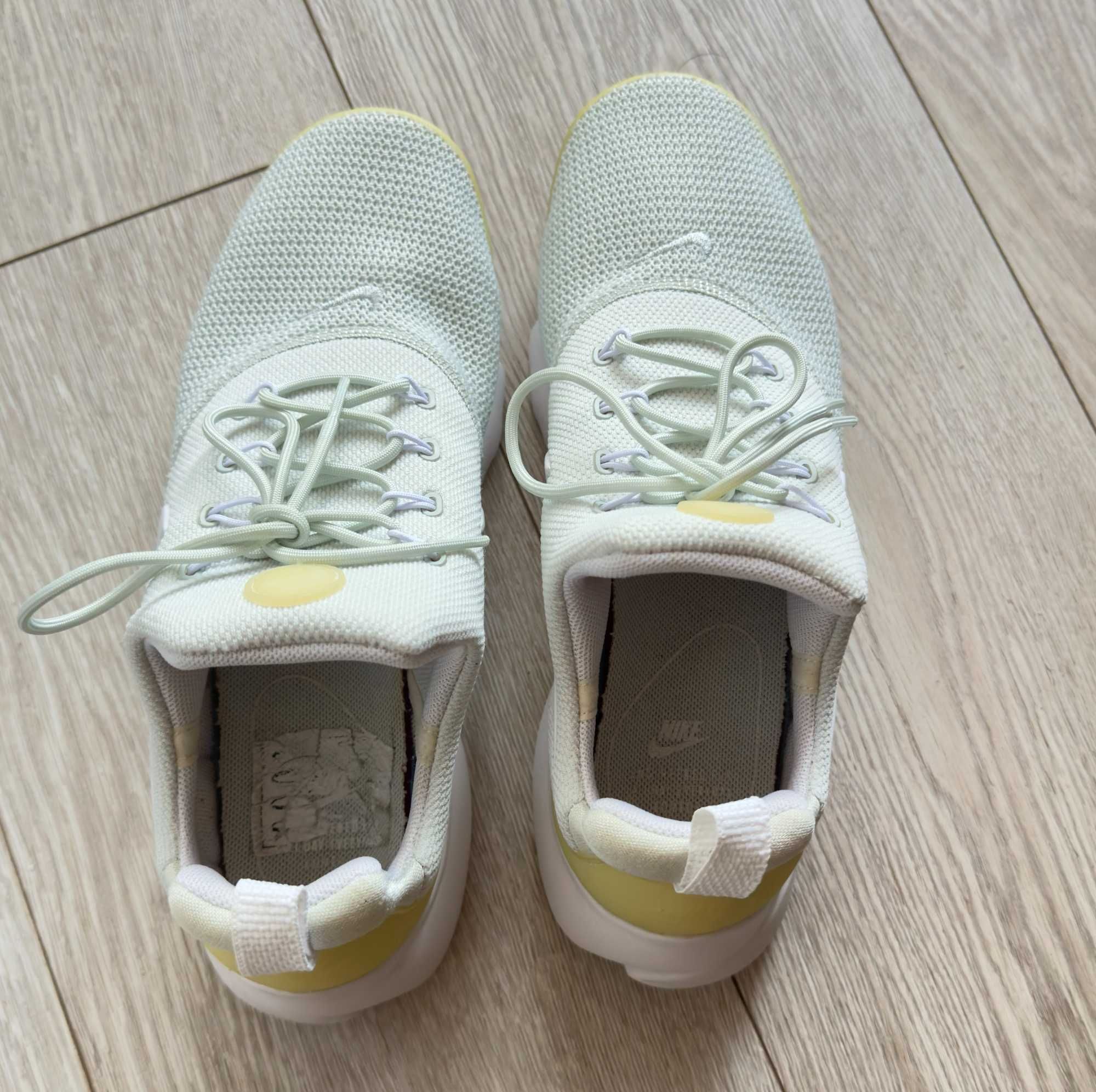 Дамски маратонки Nike