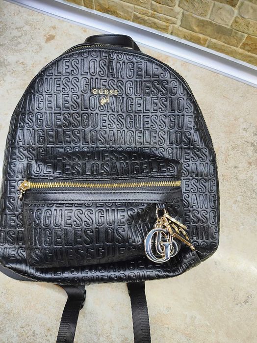 Дамска раница Guess