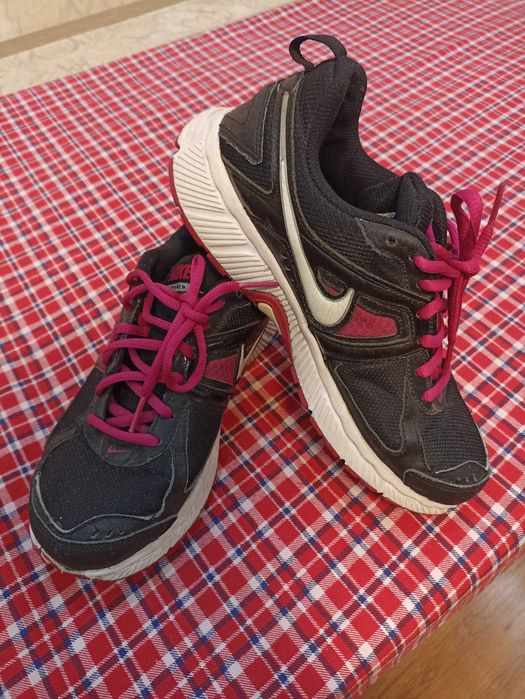 Кроссовки Nike женские оригинал б.у.