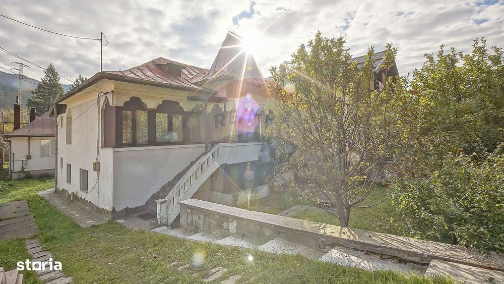 Vilă cu farmec istoric în Bușteni, pensiune sau locuință de vacanță!