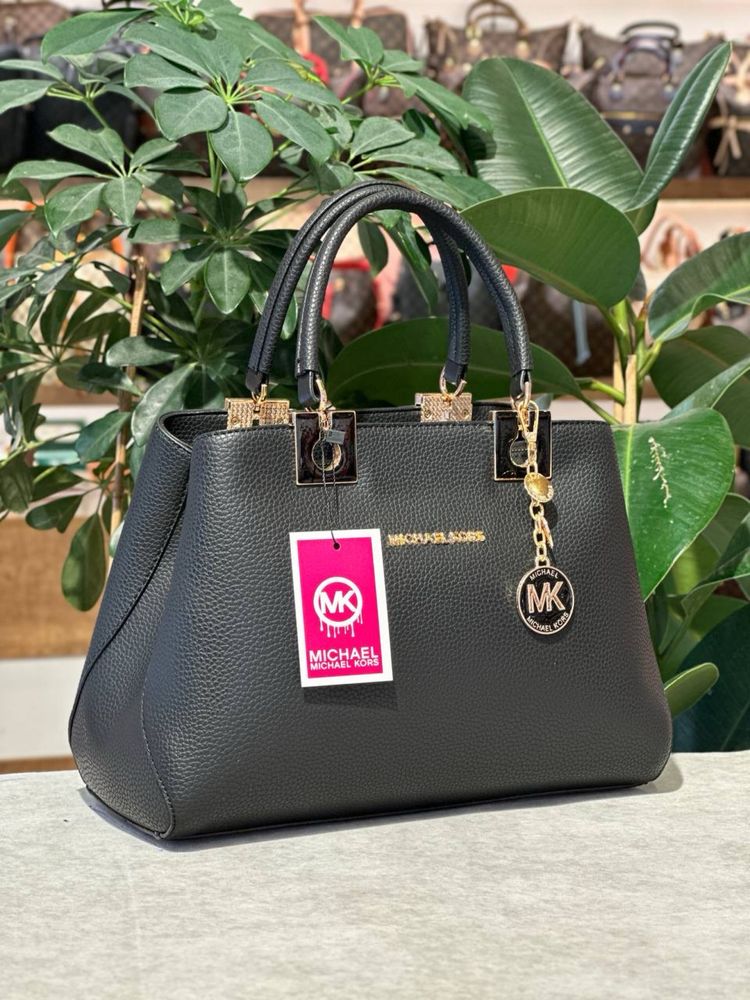 Geanta Michael Kors Noua !!! Dimensiuni 31/21 !!!
