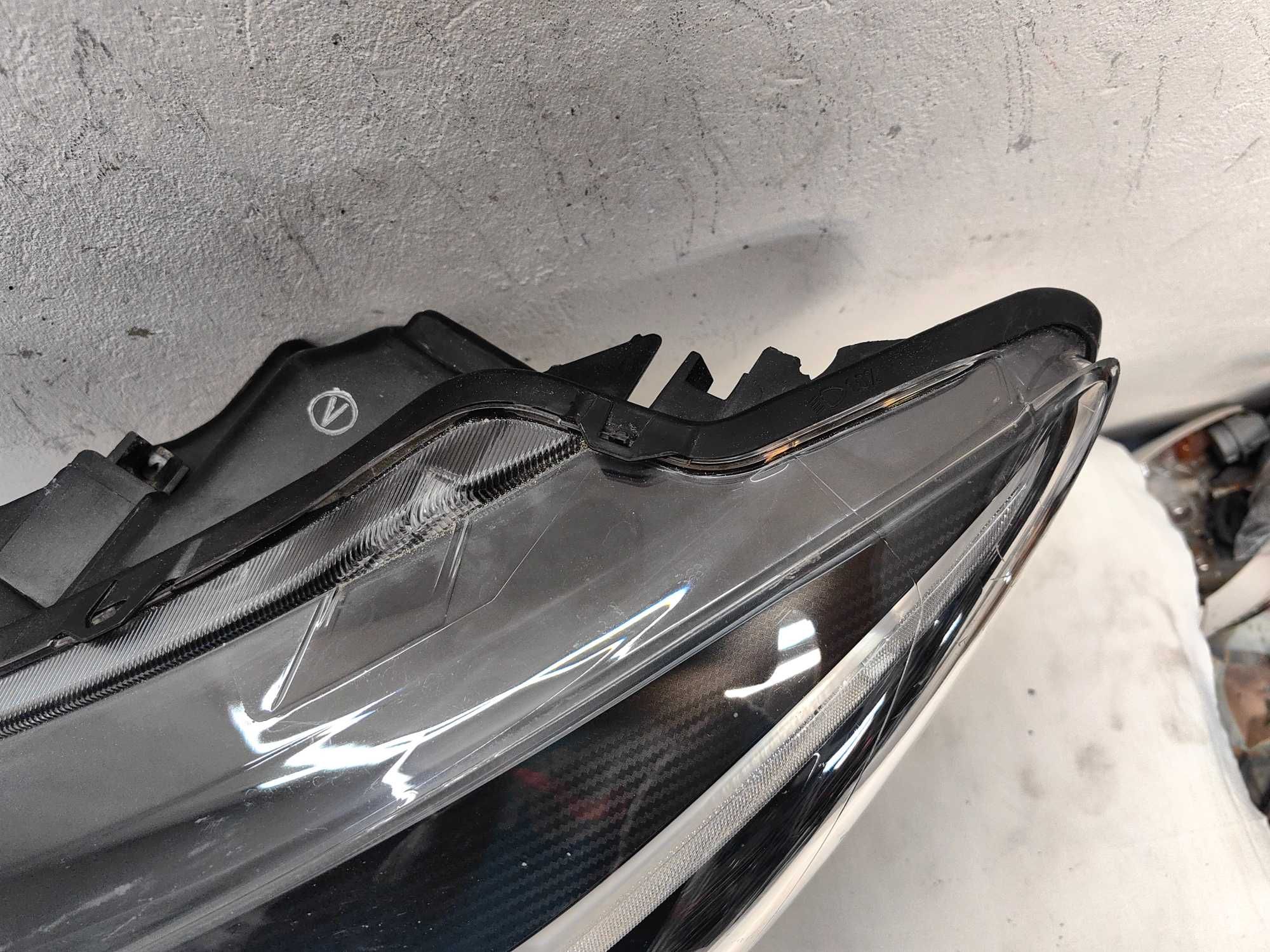 Оригинален фар Ляв Десен  Мазда 2 Mazda 2 Full Led