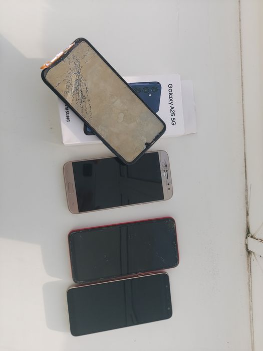 Продам на запчасти телефоны