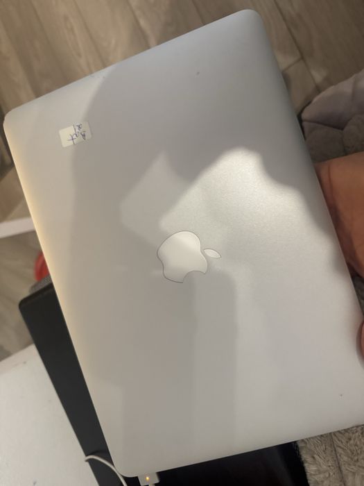 Macbook pro retina display 2015 cu bateria defecta