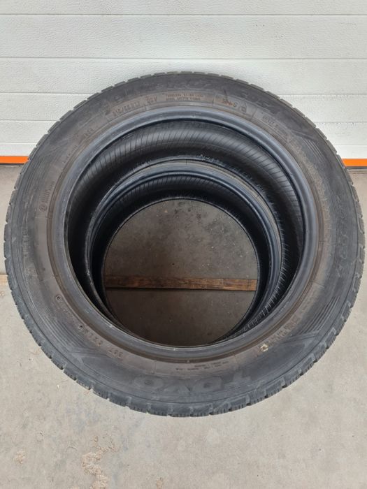 Зимни гуми 2 броя TOYO SnowProx S954 215 55 R17 дот 3417