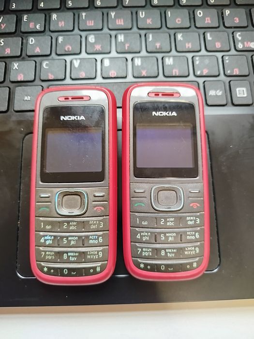 Nokia 1208 2броя за 30лв