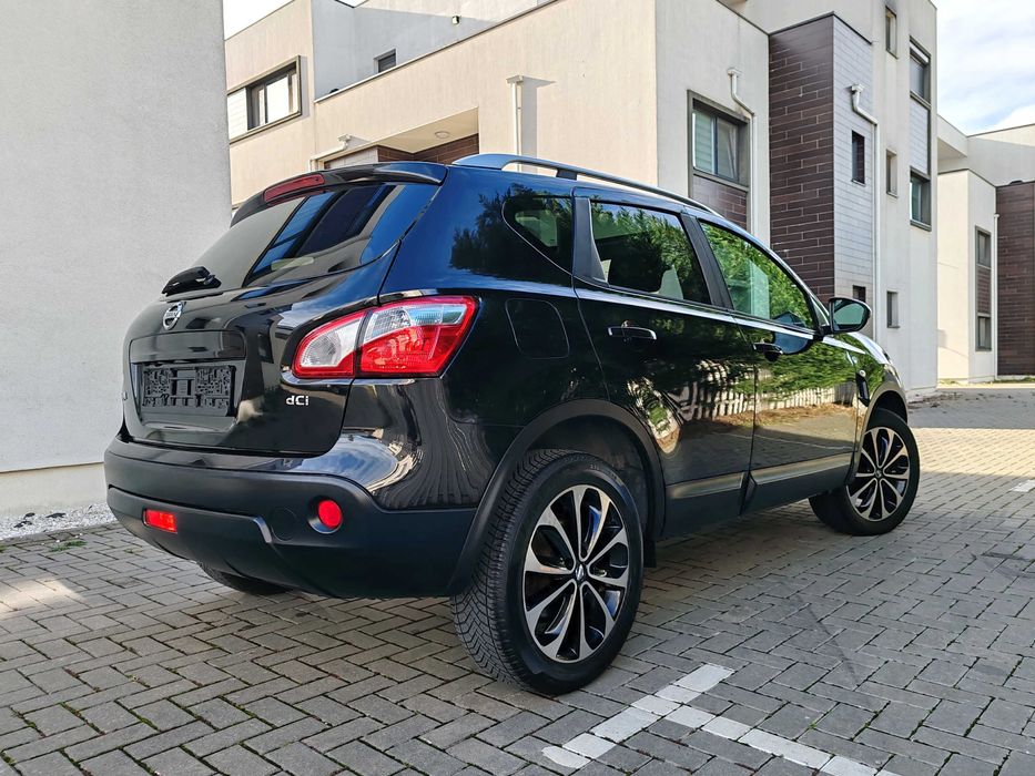 Nissan Qashqai 4x4 DCI Euro5NaviPanoramicCmrMasalierClimaJanteBicolore