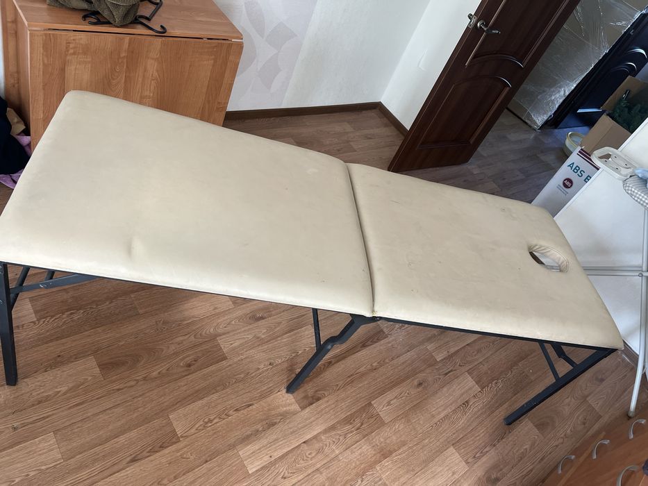 Кушетка срочно продам