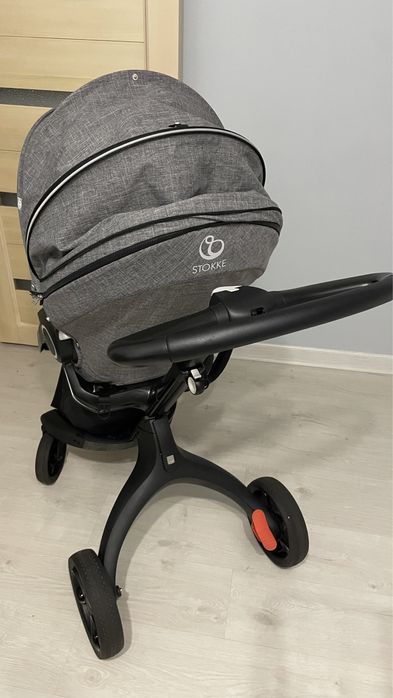 Детская коляска Stoke в отличном состоянии.