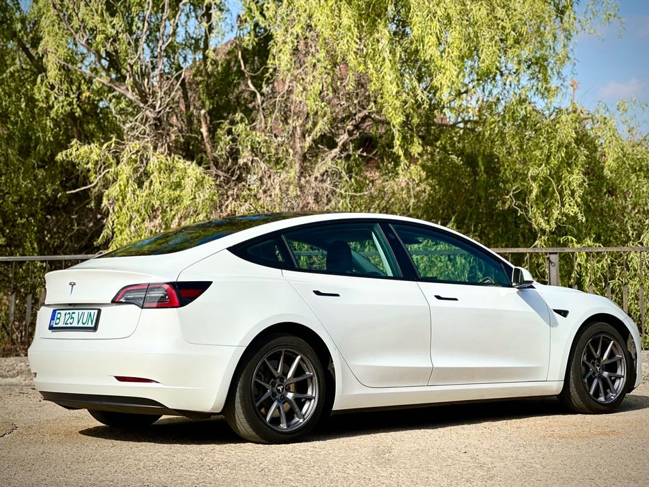 Tesla model 3 2023 Standard Range Plus