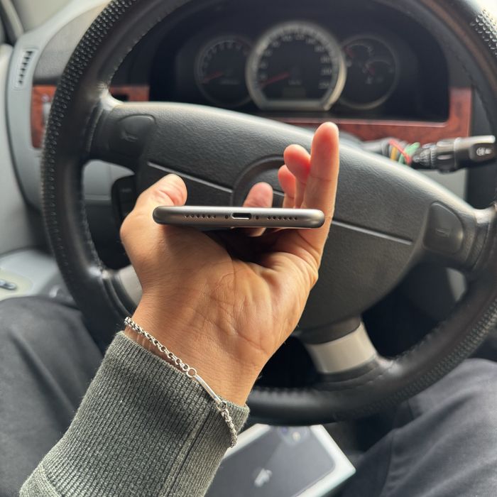 Iphone 11 karopka bor black