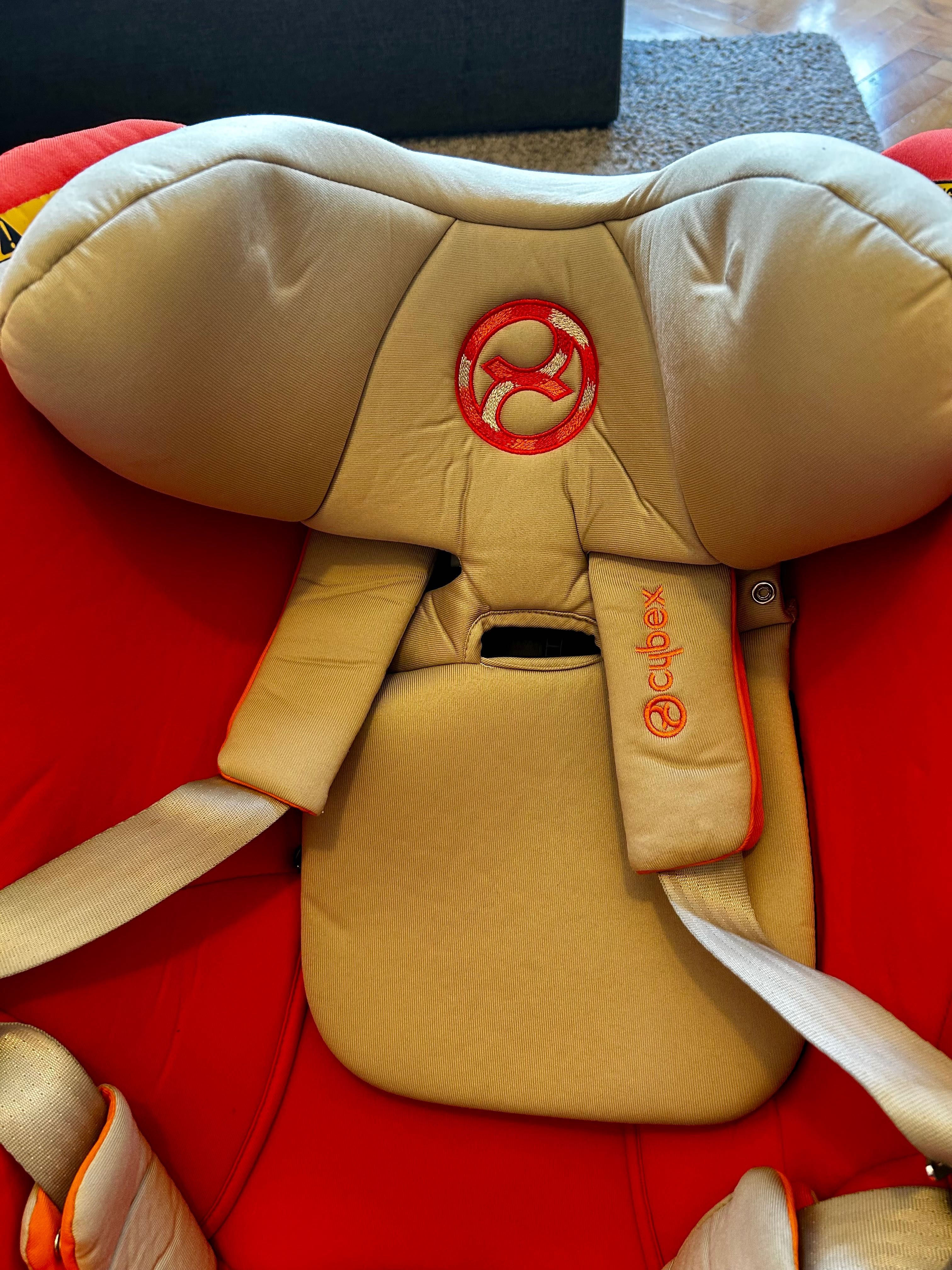 Детско столче за кола Cybex Sirona M i-Size Gold с Isofix база