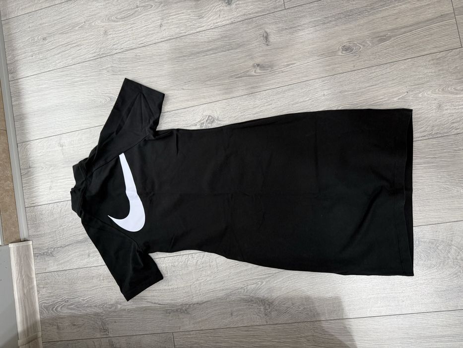 Рокля G-Star и Nike Swoosh