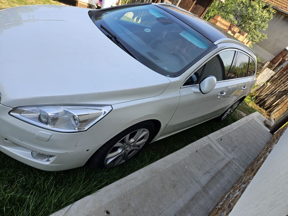Peugeot 508 SW 2011